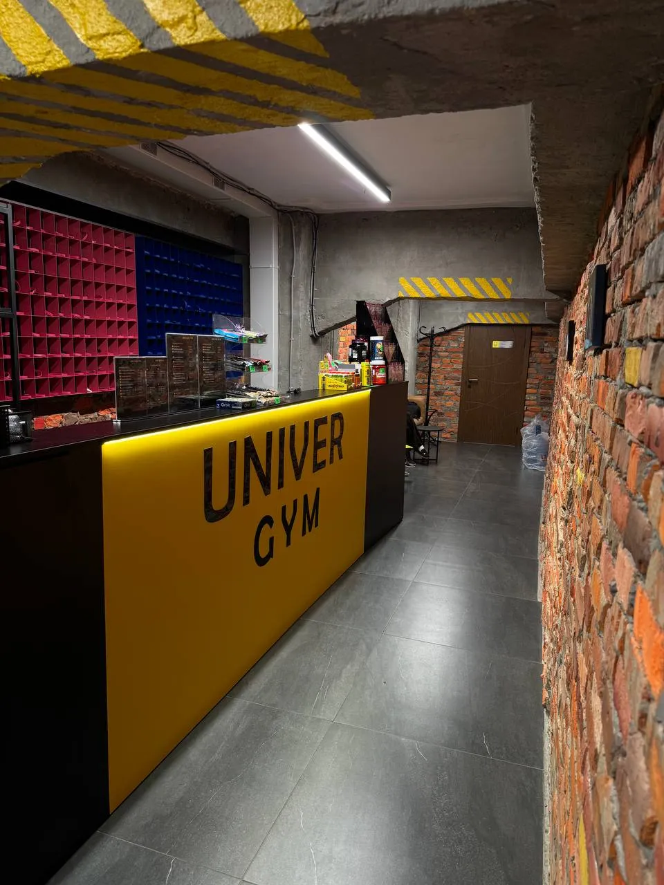 Ресепшн Univer Gym